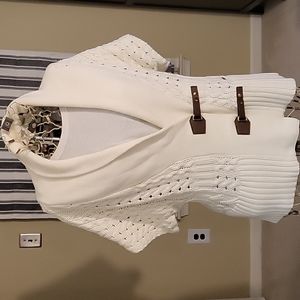 Tommy Hilfiger Cable Knit Sweater. Cream with brown leather trim. Size L